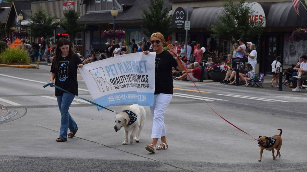 Pet Place Market during the Festival at Mt. Si Grand Parade on Aug. 13. Photo Conor Wilson/Valley Record.
