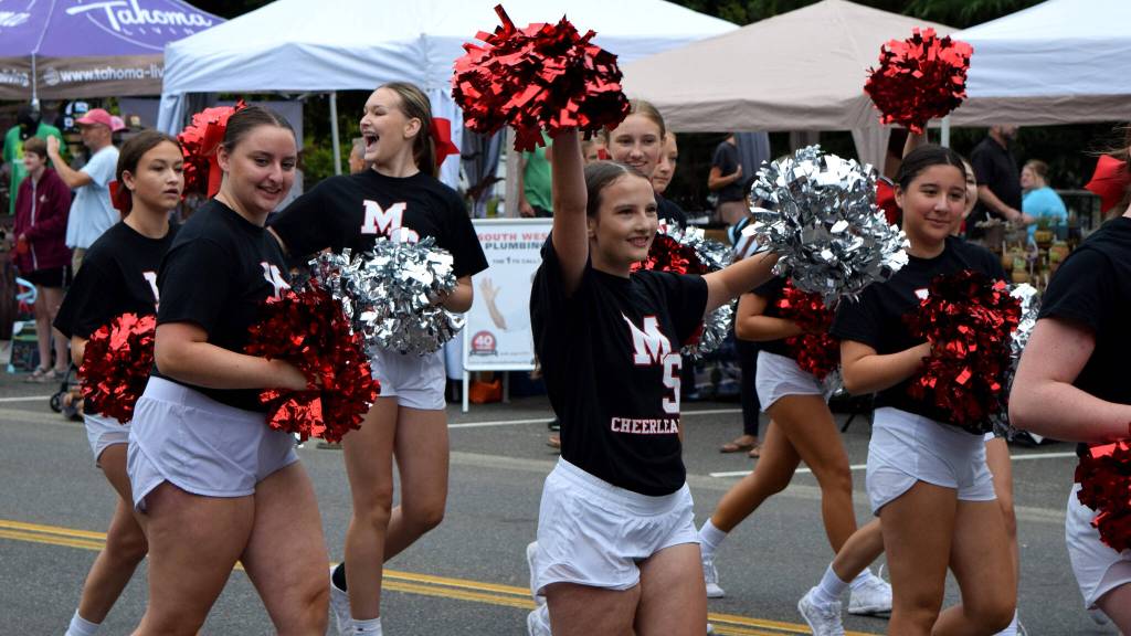 Mount Si High School Cheer during the Snoqualmie Days Parade. Photo Conor Wilson/Valley Record.