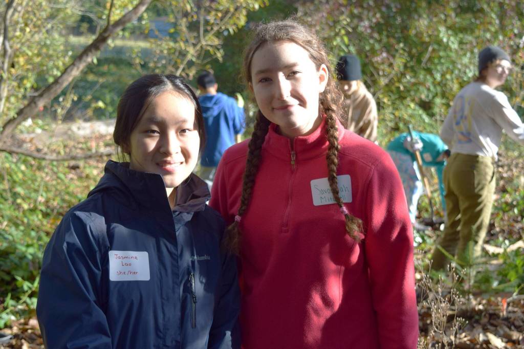 Mount Si Green Team members Savonnah Mitchell and Jasmine Lao at a Kimball Creek clean-up on Oct. 29. Photos by Conor Wilson/Valley Record