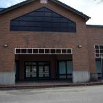 An empty storefront at the North Bend Premium Outlet Mall. Photo by Conor Wilson/Valley Record.