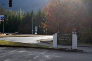 Entrance to the North Bend Premium Outlet Mall along Mt. Si Blvd. Photo by Conor Wilson/Valley Record.