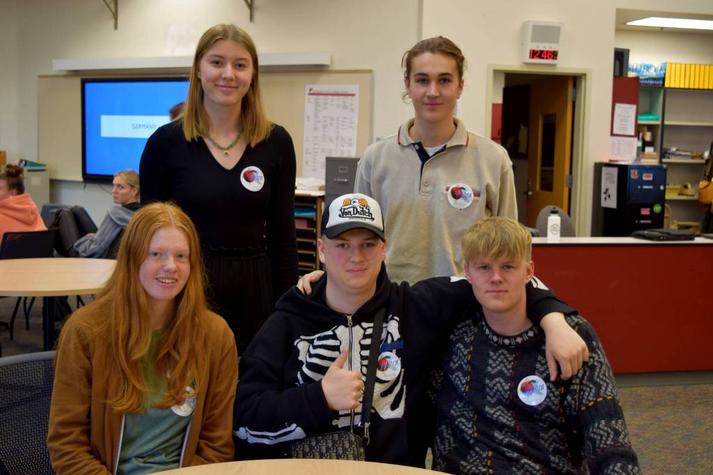 Conor Wilson / Valley Record.
German exchange students poses for a photo at Chief Kanim Middle School. Standing: Julia Ramler and Odilo Eisenhut. Sitting: Leonie Knoll, Mati Siern and Leonard Wloch.