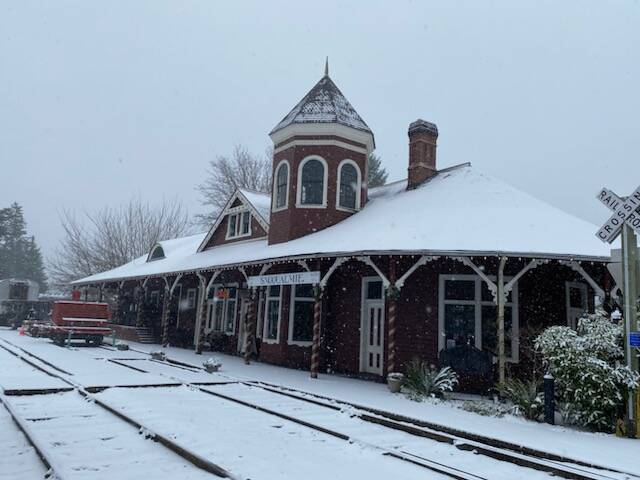 Snowfall in downtown Snoqualmie on Nov. 29. Photo William Shaw/Valley Record.