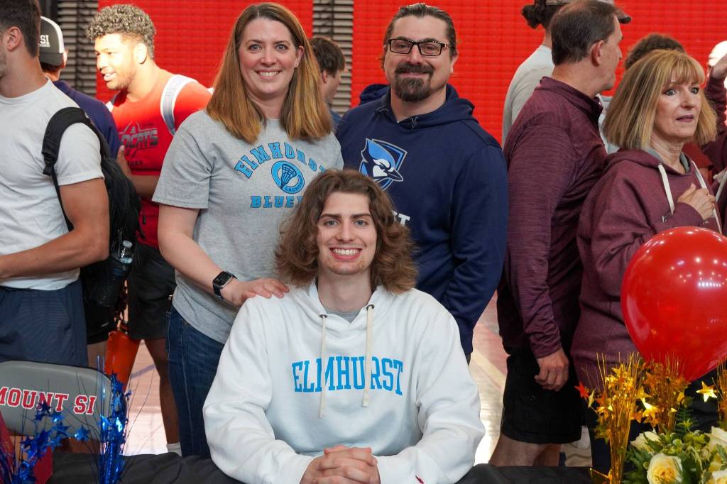 Gabe Henry will play lacrosse at Elmhurst University.