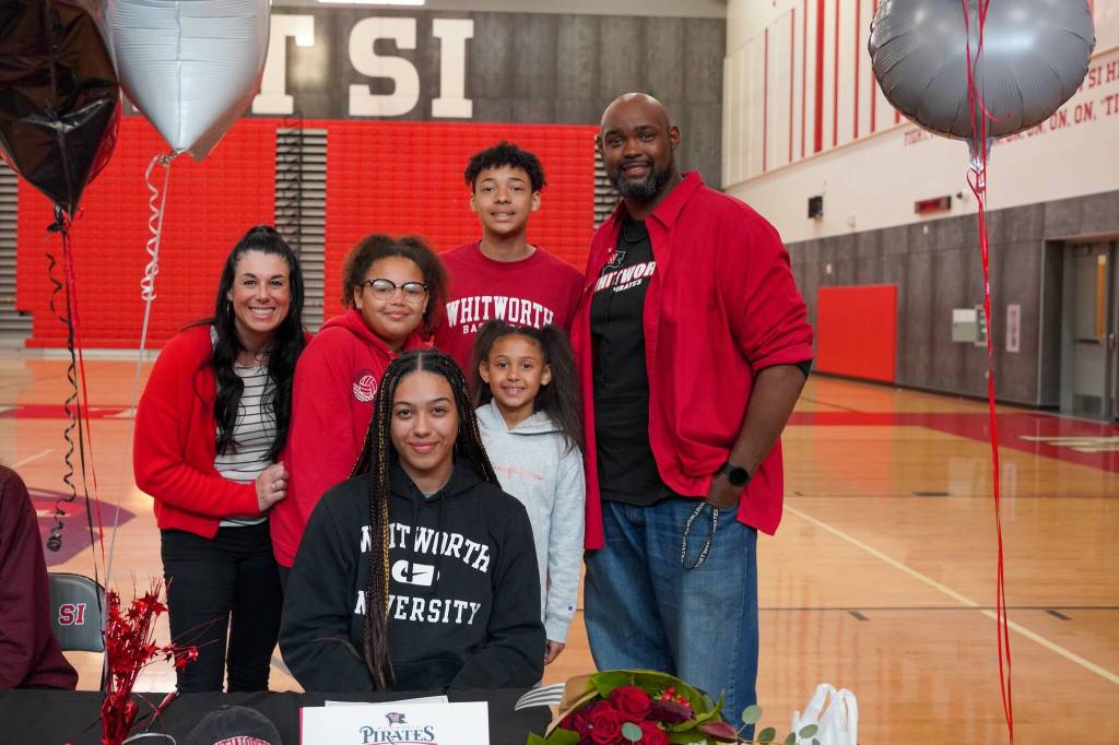 Makhayla Adams will play basketball at Whitworth University.