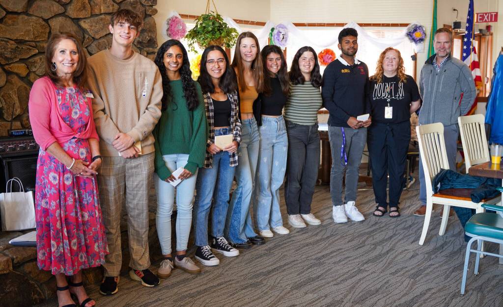 The Rotary Club of the Snoqualmie Valley recognized nine Mount Si seniors as 2023 Students of the Quarter on May 25.
From left: Rotary President Sandra Ramsey, Parker Jones, Srimedha Thummala, Maya Falodia, Clara Eide, Summer Luma, Sofia Marchione, Rohan Raj, Mount Si Principal Deb Hay, Superintendent Dan Schlotfeldt. Photo Courtesy of the Snoqualmie Valley School District.