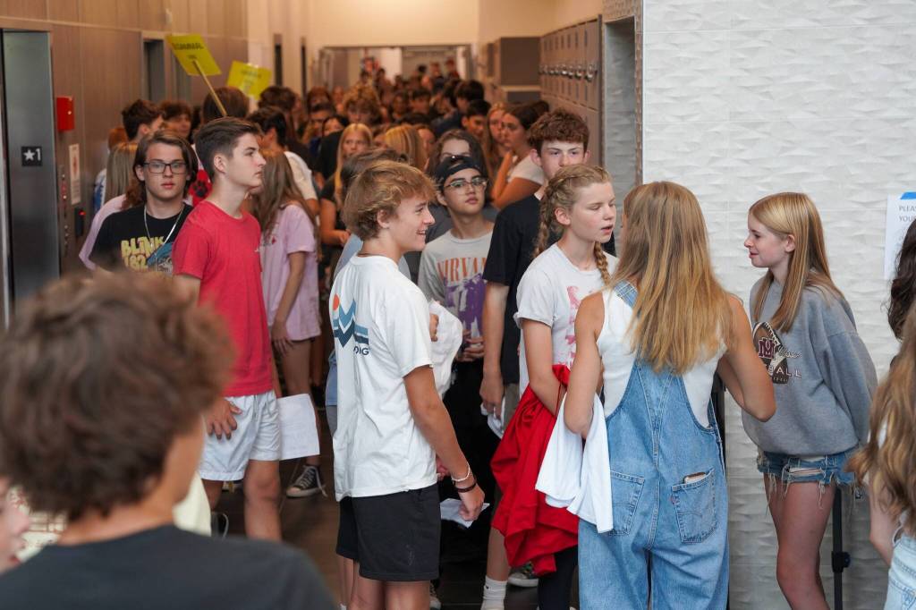 Mount Si Students walk through the halls during Wildcat Day in Aug. 2023. Courtesy photo.