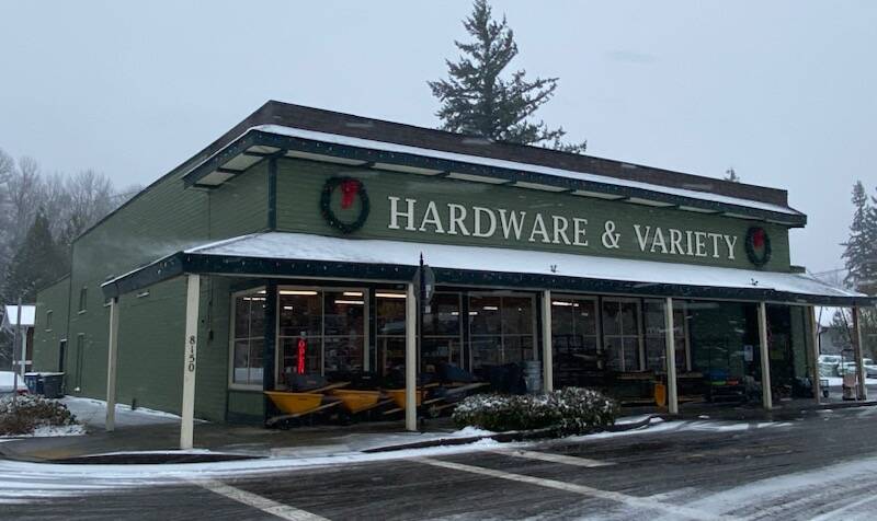 Carmichaels Hardware during the snow on Nov. 29, 2022. Photo William Shaw/Valley Record.