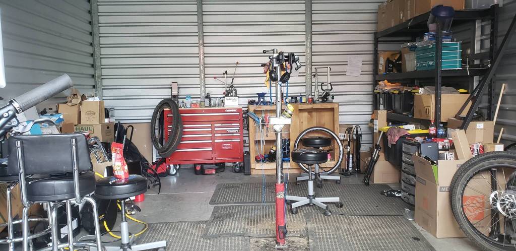 The small but mighty Singletrack Service Center at 35503 SE Douglas Street in Snoqualmie. (Photo courtesy of Nick Alston)