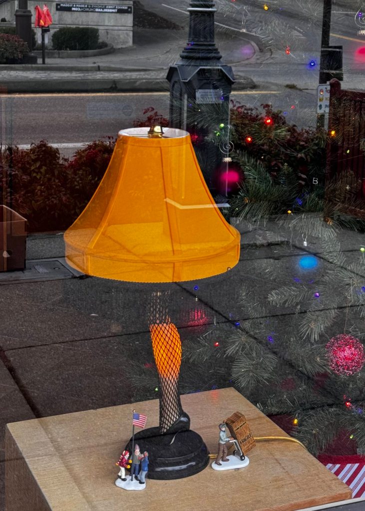 The city of Duvalls holiday windowscape includes a Christmas tree and an A Christmas Story leg lamp. (Grace Gorenflo/Valley Record)