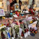 A memorial to Twin Peaks director and co-creator David Lynch outside Twedes Cafe in North Bend, Jan. 25, 2025. (Grace Gorenflo/Valley Record)