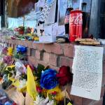 A memorial to Twin Peaks director and co-creator David Lynch outside Twedes Cafe in North Bend, Jan. 25, 2025. (Grace Gorenflo/Valley Record)