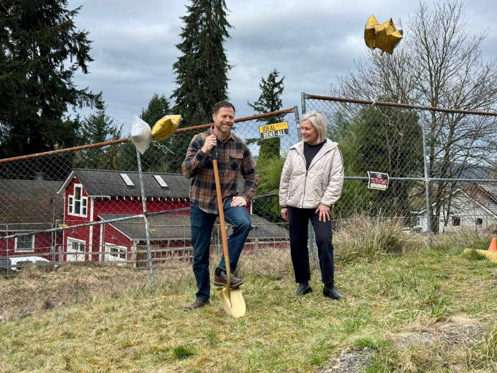 Adventure Church pastor Jeff Hansen (left) breaks ground on the construction of a new church facility with architect Evelyn Hommas, March 9, 2025. Grace Gorenflo/Valley Record