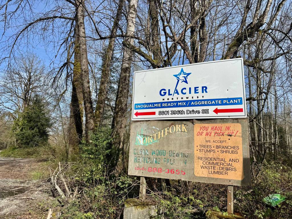 A sign for Glacier Northwests Snoqualmie Ready Mix and Aggregate Plant off of SE Mill Pond Road in Snoqualmie. (Grace Gorenflo/Valley Record)