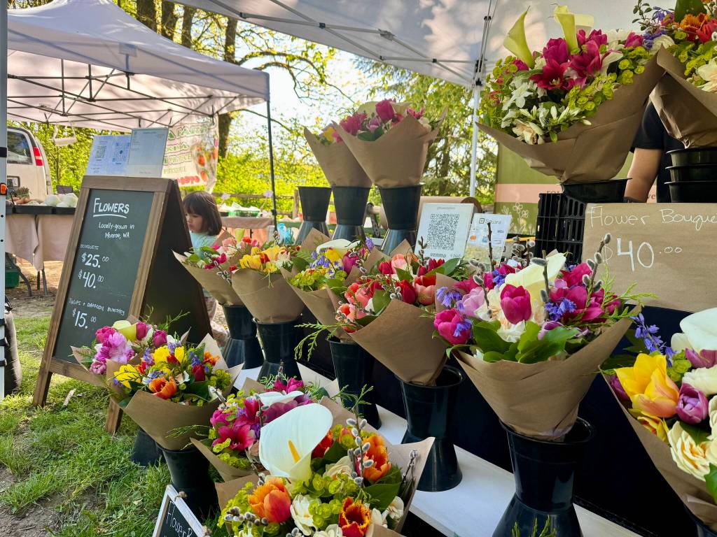 Bouquets are for sale at the Flower Day Farm booth at the Duvall Farmers Market, May 1, 2025. (Grace Gorenflo/Valley Record)