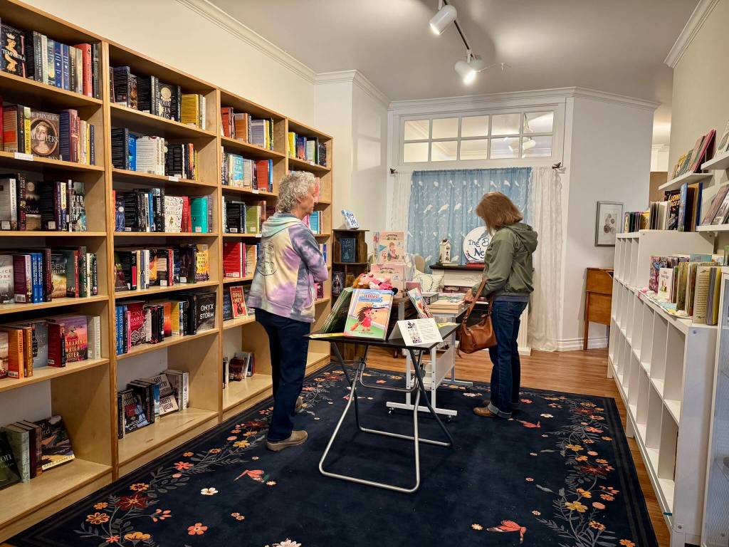 Shoppers peruse books inside The Book Nest April 19, 2025. Grace Gorenflo/Valley Record