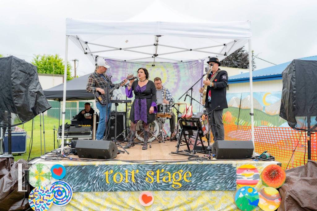 Carnation Block Party 2025. Photo courtesy of Travis Wetherbee/Last Lite Photography