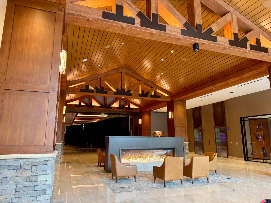 The lobby of the Snoqualmie Casinos new hotel, July 31, 2025. (Grace Gorenflo/Valley Record)