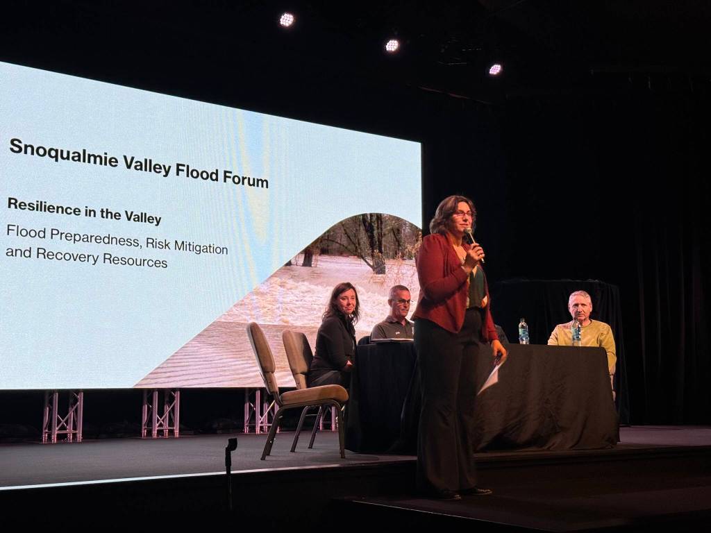 Angela Donaldson introduces the 2025 Snoqualmie Valley Flood Forum, Nov. 19, 2025. Grace Gorenflo/Valley Record