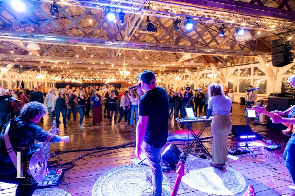 Rotary Club of Duvalls flood benefit concert at Carnation Farms, Jan. 10, 2025. Photo courtesy of Travis Wetherbee/Last Lite Photography