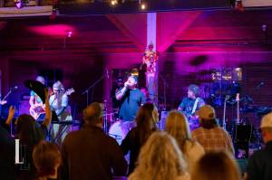 Rotary Club of Duvalls flood benefit concert at Carnation Farms, Jan. 10, 2025. Photo courtesy of Travis Wetherbee/Last Lite Photography
