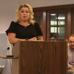 Outgoing Duvall Mayor Amy Ockerlander speaks to the room at her farewell City Council meeting, Dec. 2, 2025. Photo by Grace Gorenflo/Valley Record