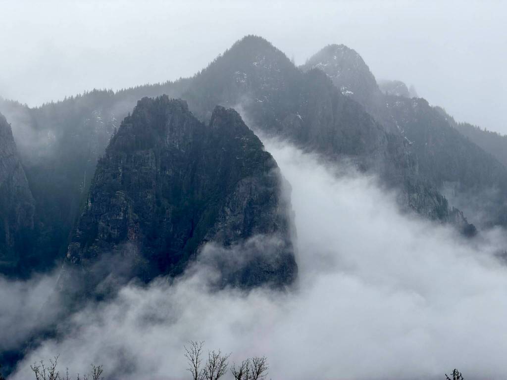Mount Si in the clouds, Feb. 25, 2026. (Grace Gorenflo/Valley Record)