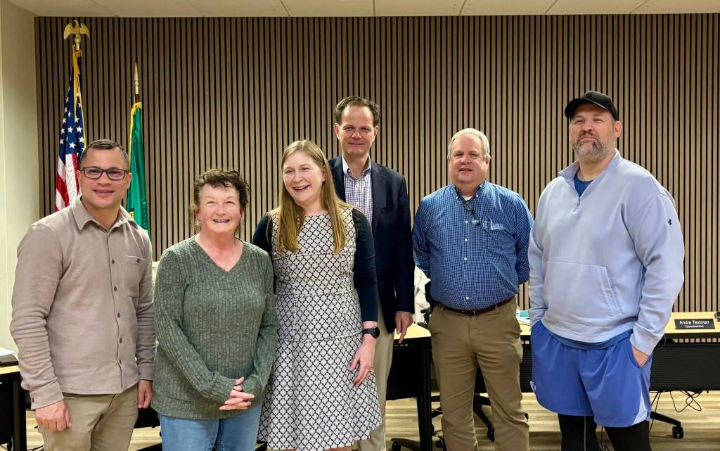 Photo courtesy of Snoqualmie Valley for Responsible Energy
Snoqualmies BESS working group includes city council members and members of Snoqualmie Valley for Responsible Energy.