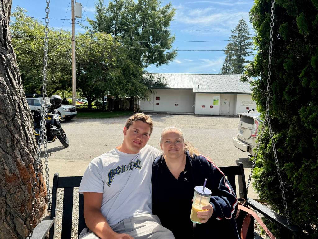 Oliver Baerman (left) with his mom, Julie Baerman, June 19, 2026. (Grace Gorenflo/Valley Record)